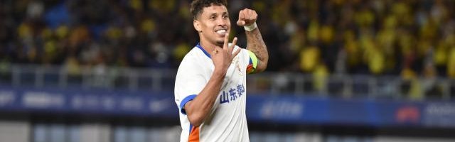 【中超】克雷桑戴帽 西海岸1比5泰山遭赛季首败